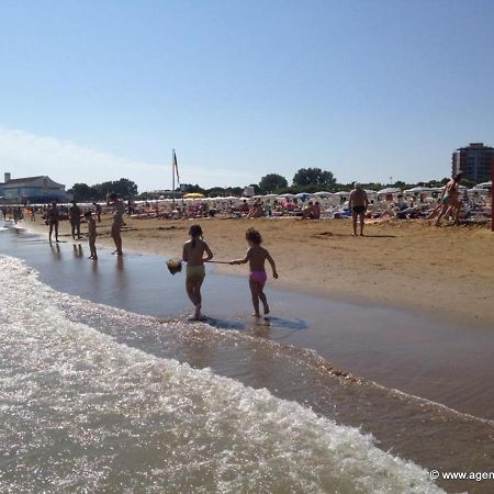 Appartamento Lignano Sabbiadoro with pool Esterno foto