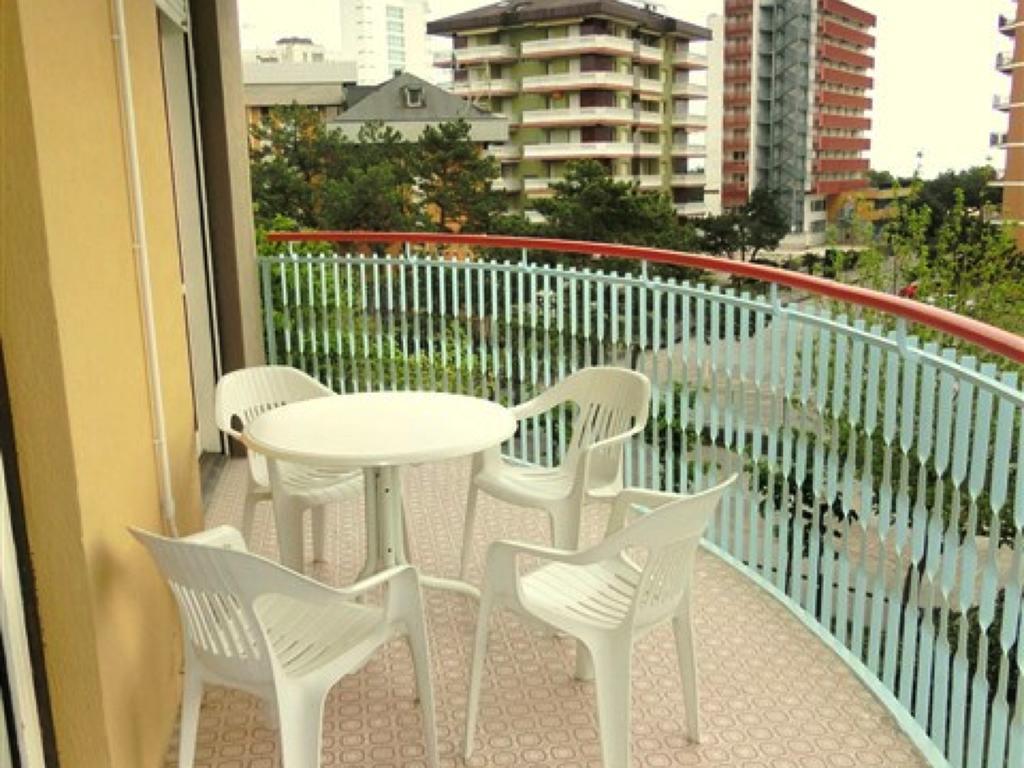 Appartamento Lignano Sabbiadoro with pool Esterno foto