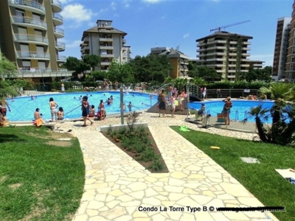 Appartamento Lignano Sabbiadoro with pool Esterno foto